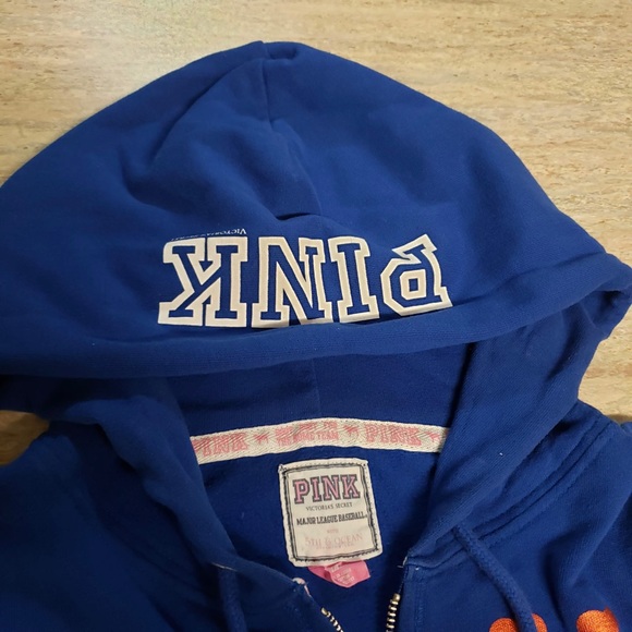 Pink VS MLB sweatshirt with hoodie - Picture 7 of 9